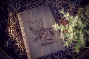 Agenda din lemn - model Inger - gri