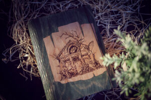 Agenda din lemn - model Casa Bufnitelor - verde