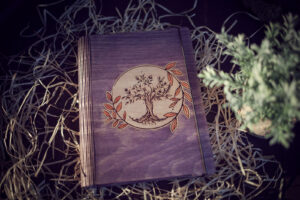 Agenda din lemn - model Toamna - mov