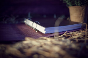 Agenda din lemn - model Toamna - mov