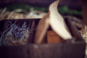 Cutie din lemn pentru stick USB + loc fotografii