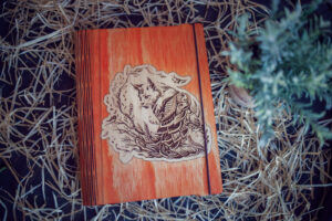 Agenda din lemn - model Pisica