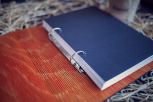 Agenda din lemn - model Pisica