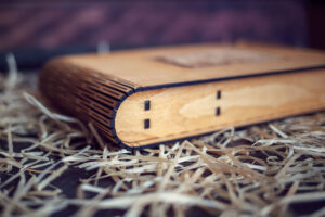 Cutie din lemn pentru stick USB + loc fotografii model 