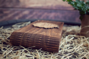Cutie din lemn pentru stick USB + loc fotografii model 1 Wedding Name