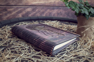 Agenda din lemn - model