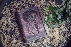 Agenda din lemn - model "Meduza"