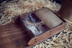 Cutie din lemn medie pentru stick USB - model Impreuna pentru totdeauna