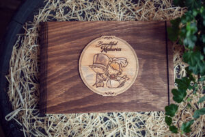 Album Foto / GuestBook cu coperti din lemn, VintageBox, model Proaspat casatoriti - Beautiful Memories