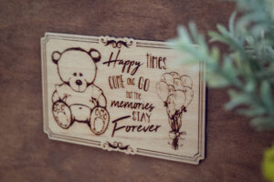 Alternative view of Album foto din lemn VintageBox realizat prin gravare model Ursulet de plus - Happy time