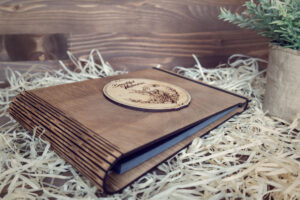 Album foto A5 din lemn, VintageBox, model My heart – Beautiful Memories