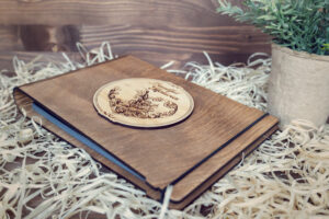 Album foto A5 din lemn, VintageBox, model My heart – Beautiful Memories