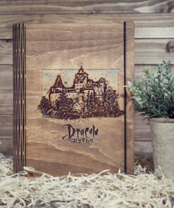 Agenda A5 din lemn, VintageBox, model Dracula Castle