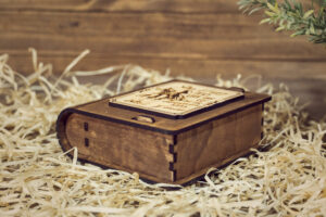 Cutie din lemn mica, VintageBox - model Let’s dance together – Happy Time