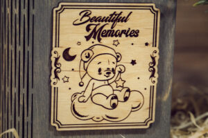 Cutie din lemn mica, VintageBox, model Ursuletul de pe luna (baietel) – Happy Time