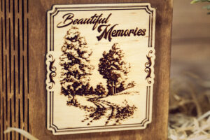 Cutie din lemn mica, VintageBox, model Aleea din padure – Happy Time