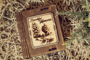 Cutie din lemn mica, VintageBox, model Aleea din padure – Happy Time