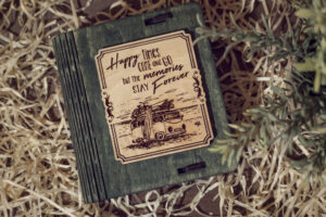 Cutie din lemn mica, VintageBox, model Amintiri din vacanta - Happy Time