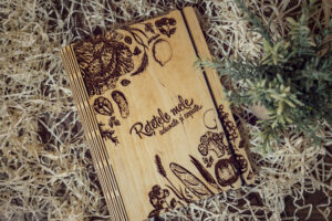 Agenda A5 din lemn, VintageBox, model Retele mele