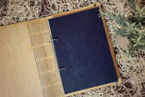Agenda A5 din lemn, VintageBox, model Retele mele