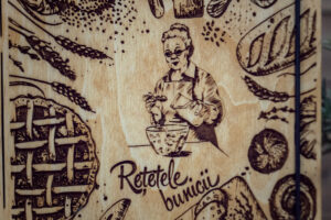 Agenda A5 din lemn, VintageBox, model Retele bunicii