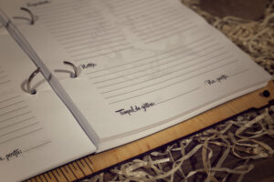 Agenda A5 din lemn, VintageBox, model Retele bunicii