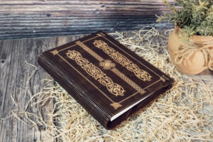 Agendă A5 din lemn, VintageBox, model Celtic Elements