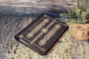 Agendă A5 din lemn, VintageBox, model Celtic Elements