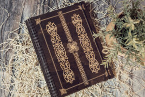 Agendă A5 din lemn, VintageBox, model Celtic Elements