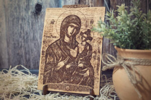 Icoana Maica Domnului cu pruncul, VintageBox, realizata prin gravare pe lemn