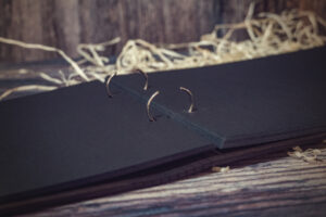 Album foto A4 din lemn, VintageBox, model Wedding Name Dark