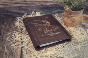 Agendă A5 din lemn, VintageBox, model Balerina - Colectia White on Black