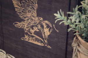 Agendă A5 din lemn, VintageBox, model Ingerul - Colectia White on Black