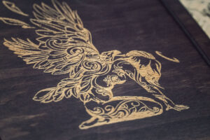 Agendă A5 din lemn, VintageBox, model Ingerul - Colectia White on Black