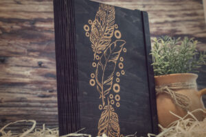 Agendă A5 din lemn, VintageBox, model Memorii - Colectia White on Black