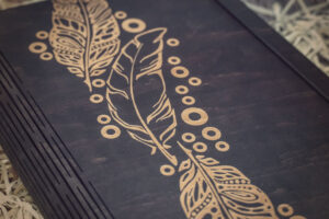 Agendă A5 din lemn, VintageBox, model Memorii - Colectia White on Black