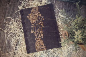 Agendă A5 din lemn, VintageBox, model Memorii - Colectia White on Black