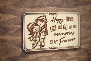 Album foto A5 din lemn, VintageBox, "Zambete si imbratisari - Happy Time"