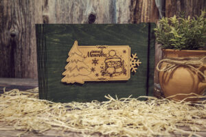 Album foto / GuestBook din lemn VintageBox realizat prin gravare model Dragostea tine de cald, Christmas Memory