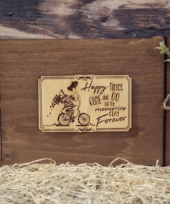 Album foto din lemn VintageBox realizat prin gravare model Fericire din prima zi