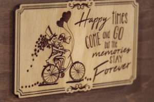 Alternative view of Album foto din lemn VintageBox realizat prin gravare model Fericire din prima zi