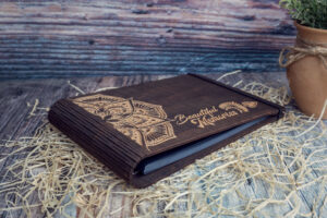 Album foto din lemn VintageBox realizat prin gravare model Mandala - Dark Collection