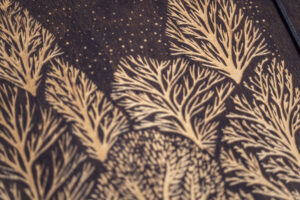 Agendă A5 din lemn, VintageBox, model Full Moon in the Forest - Colectia White on Black