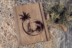 Agenda A5 din lemn, VintageBox, model Singur pe Val