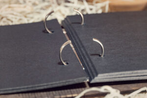 Album foto din lemn VintageBox realizat prin gravare model Our Adventure Book - Dark Collection