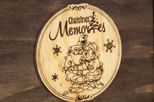 Album foto din lemn VintageBox realizat prin gravare model Bunicutii veseli 2, Christmas Memory