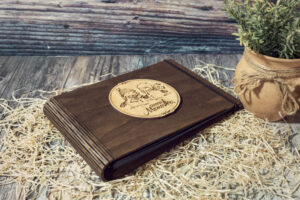 Album foto din lemn VintageBox realizat prin gravare model Love, Christmas Memory