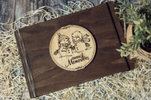 Album foto din lemn VintageBox realizat prin gravare model Love, Christmas Memory