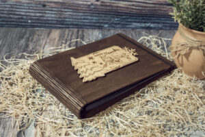 Album foto din lemn VintageBox realizat prin gravare model Love - Christmas Memories