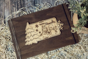 Album foto din lemn VintageBox realizat prin gravare model Love - Christmas Memories